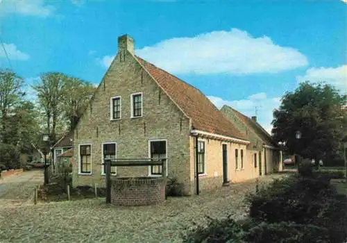 AK / Ansichtskarte 73984745 Bourtange_Westerwolde_NL Officiers Logement en oude Vestingput Kazernestraat