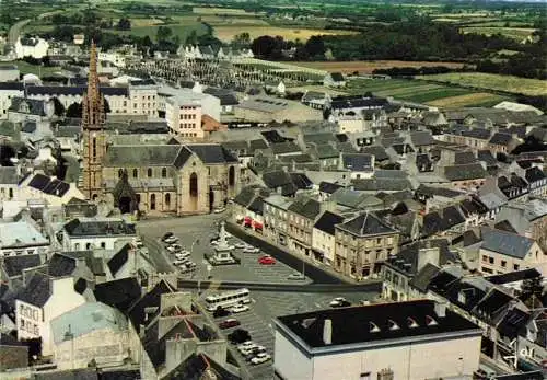 AK / Ansichtskarte  Landivisiau La place centrale devant l'église Vue aerienne