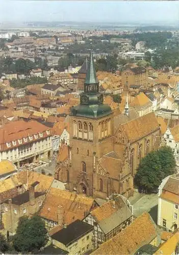 AK, Güstrow, Innenstadt mit Stadt- und Pfarrkirche St. Marien, Luftbild, 1989