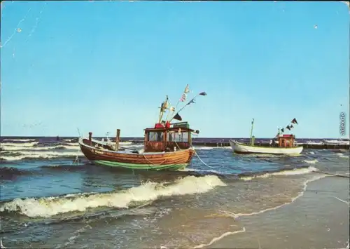 (ohne Angabe) Grüße von der Ostsee: Fischerboote im Meer 1981