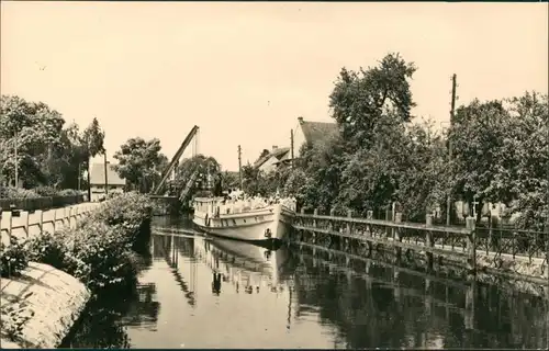 Ansichtskarte Storkow (Mark) Schiff an der Schleuse 1964