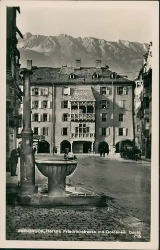 Innsbruck Herzog Friedrichstrasse mit Goldenem Dachl, Brunnen, Auto 1952