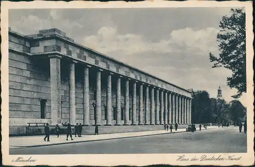 Ansichtskarte München Haus der Deutschen Kunst Vorplatz belebt 1938