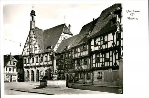 Forchheim (Oberfranken) Rathausplatz Rathaus Brunnen Fachwerkbauten 1960