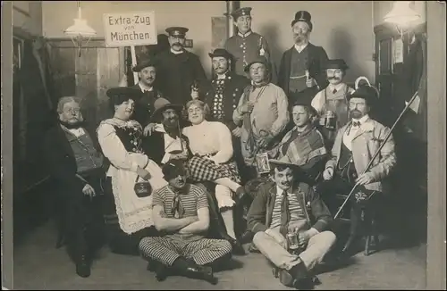 Karneval / Fastnacht verkleidete Grüppe Nürnberg Extra Zug von München 1913