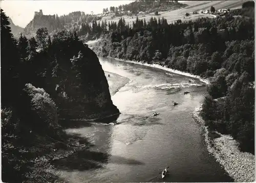 Schorstin Czorsztyn ajaki na Dunajcu. W dali zamek w Niedzicy 1970