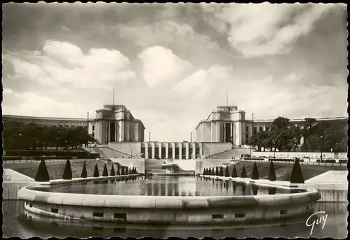 CPA Paris Le palais de Chaillot vu des jardins 1960