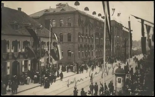 Ansichtskarte Karlsruhe Straßenpartie Umzug, Festschmuck 1903