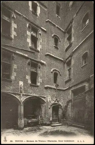 CPA Tours Maison de Tristan l' Hermite Cour intérieure 1900