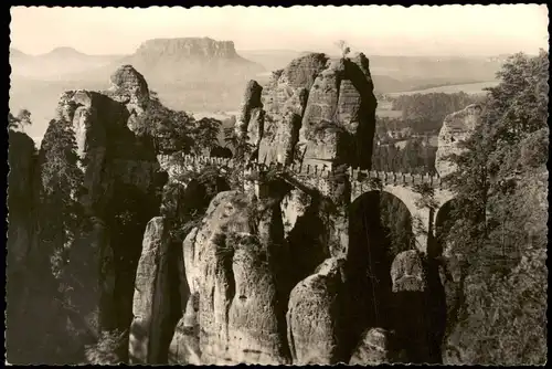 Ansichtskarte Rathen Basteibrücke - Sächsische Schweiz, Fotokarte 1952