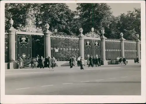 Sankt Petersburg Leningrad Санкт-Петербург Palace Embankment 1959