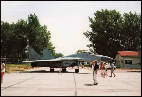 Kampfjet vom Typ MiG-29 Bundeswehr Flugzeug 1980 Privatfoto