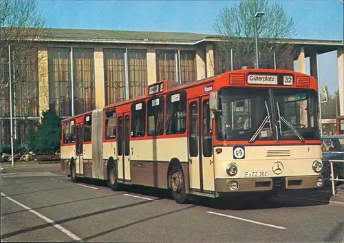 Frankfurt am Main Schubgelenkbus Typ Mercedes-Benz O 305 G der Stadtwerke 1980