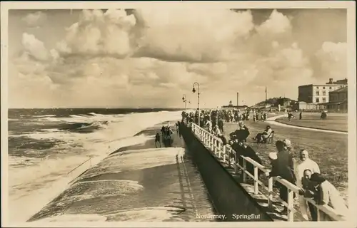 Ansichtskarte Norderney Leute schauen der Springflug zu 1933