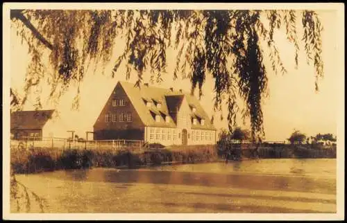 Krempe (Kr. Steinburg) Partie am Schulhaus 1932 Privatfoto