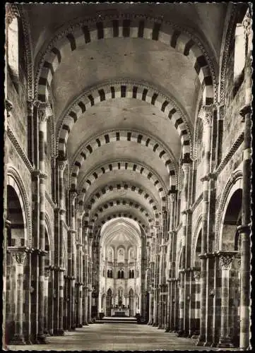 Vézelay Eglise Abbatiale de la Madeleine (XIIe s.) 469 La Nef 1959