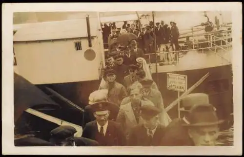 Foto  Kapelle verlässt das Schiff Dampfer Steamer 1928 Privatfoto