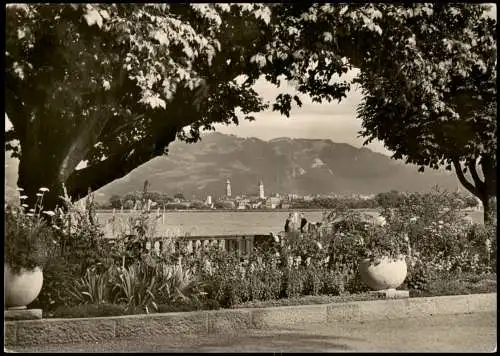 Lindau (Bodensee) Blick aus den Anlagen des Hotels auf Lindau 1964