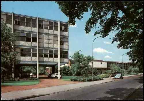 Ansichtskarte Krefeld Crefeld Webeschule, Autos Volkswagen VW Käfer 1975