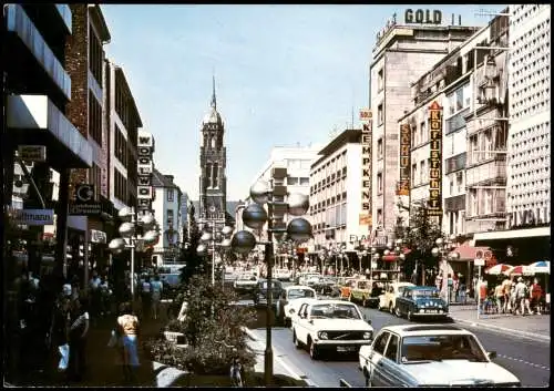 Krefeld Crefeld Geschäfte Rheinstraße Verkehr Autos u.a. VW Käfer 1980