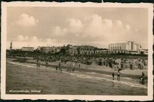 Ansichtskarte Warnemünde-Rostock Strand und Kurhaus vom Meer 1950