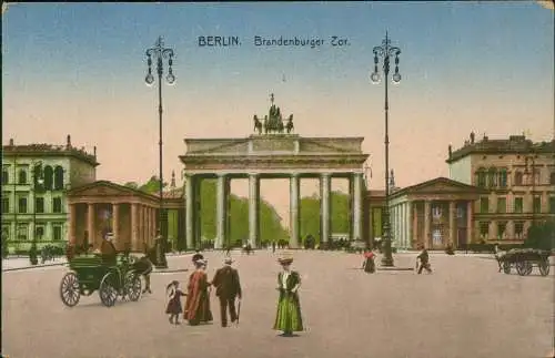 Ansichtskarte Mitte-Berlin Brandenburger Tor, feine Herrschaften 1913